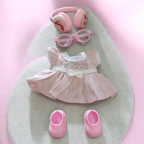 Labubu 4pc Pink Dress and Headphones (Doll Not Included) - Picture 2 of 2
